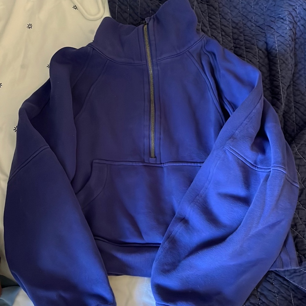 Lululemon Cropped oversized funnel neck scuba in xs/s color psychic